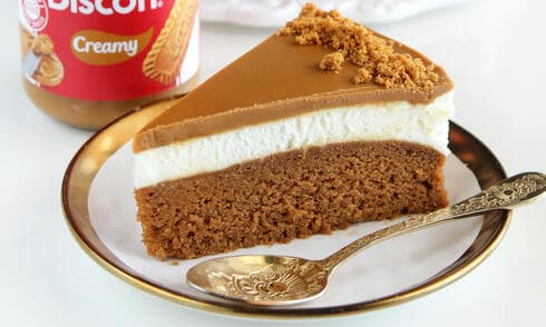 עוגת קסם לוטוס וקרם וניל של ענבל לביא