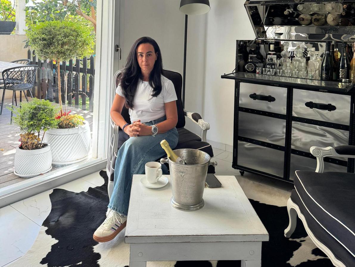 רו"ח חגית קודמן בפינה האהובה עליה בביתה (צילום: באדיבות המצולמת) רו"ח חגית קודמן בפינה האהובה עליה בביתה