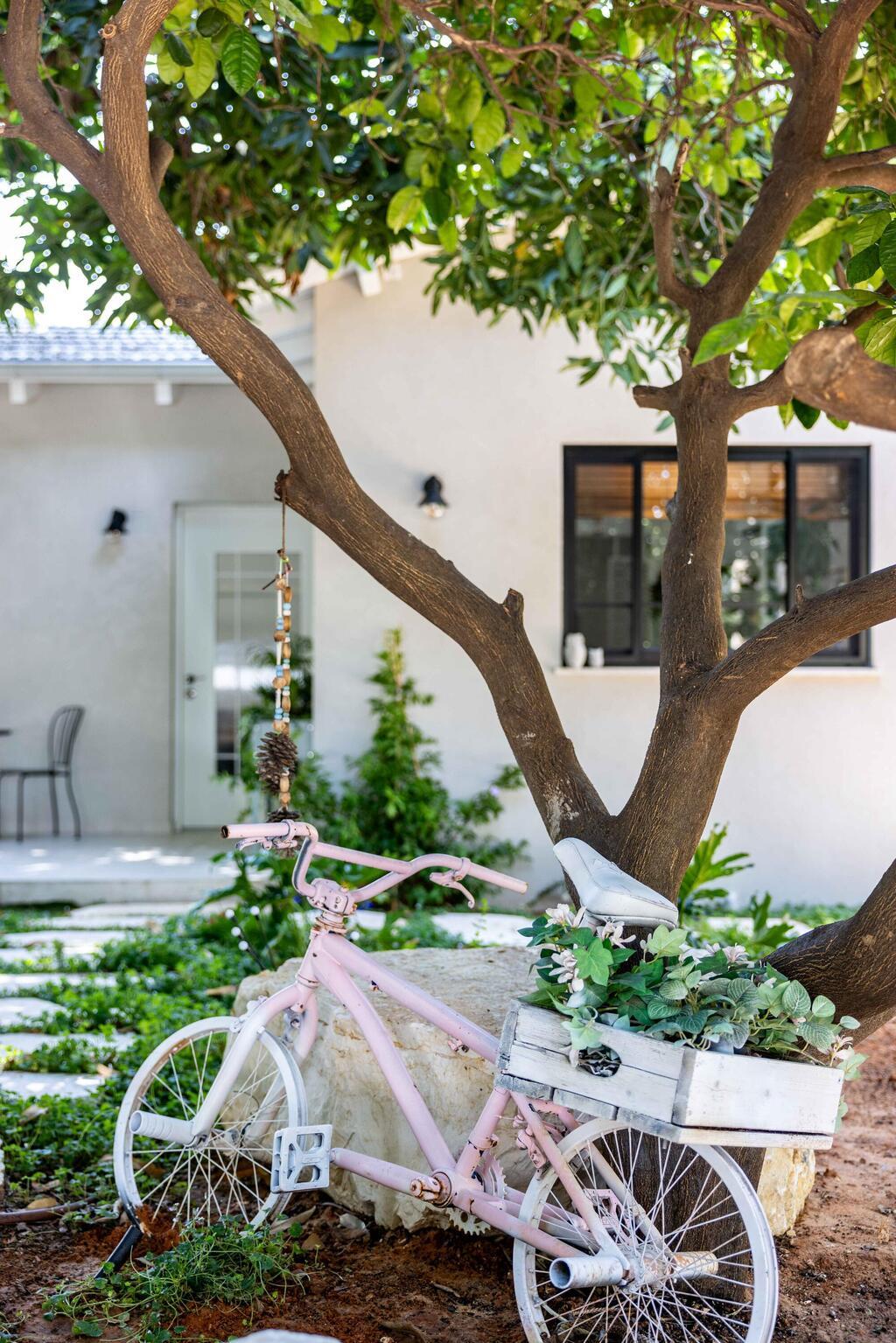 בית הסבתא והסבא בכפר הס, עיצוב: שני אוסישקין