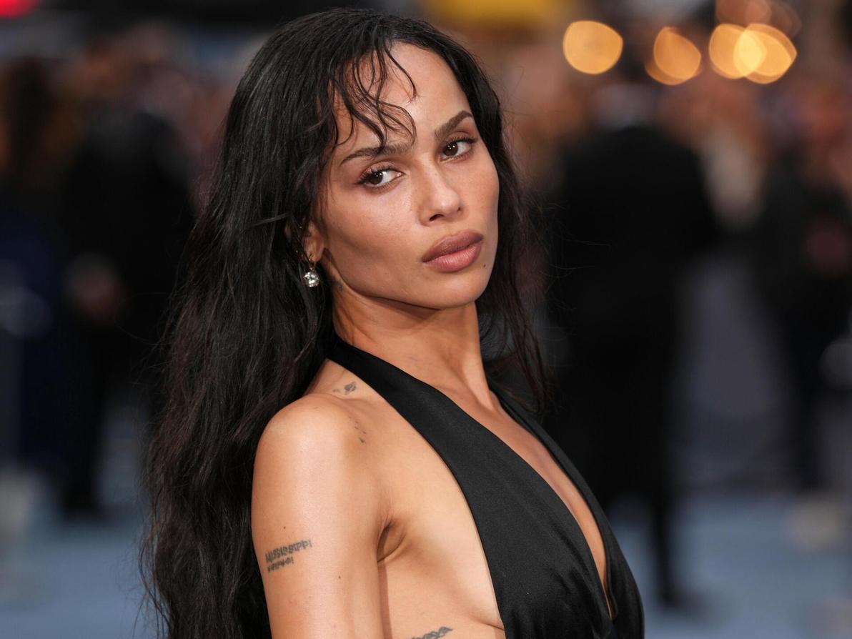 זואי קרביץ בפרמיירה לסרט "נתפסו על חם" בלונדון, 2025