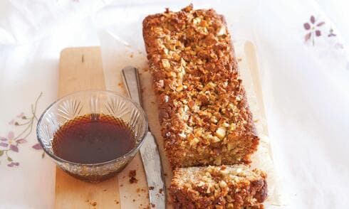 עוגת סילאן עם  תפוחים ושקדים