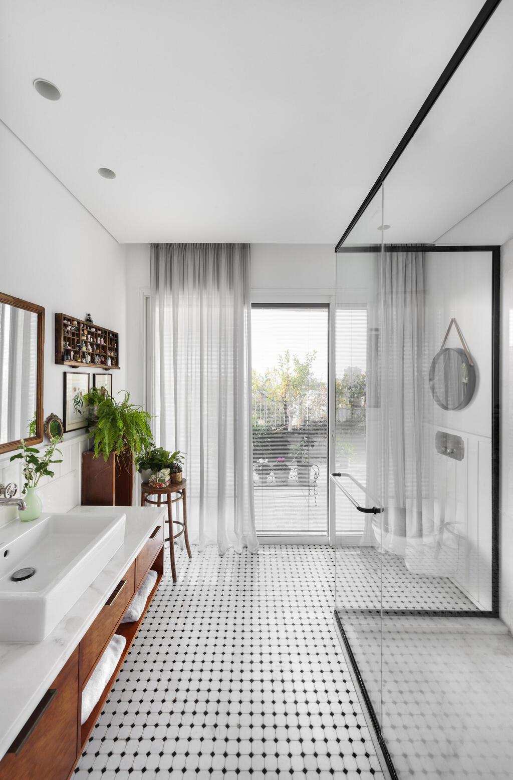 ההצעה של יקטרינה כורי וסניאל כנעאני