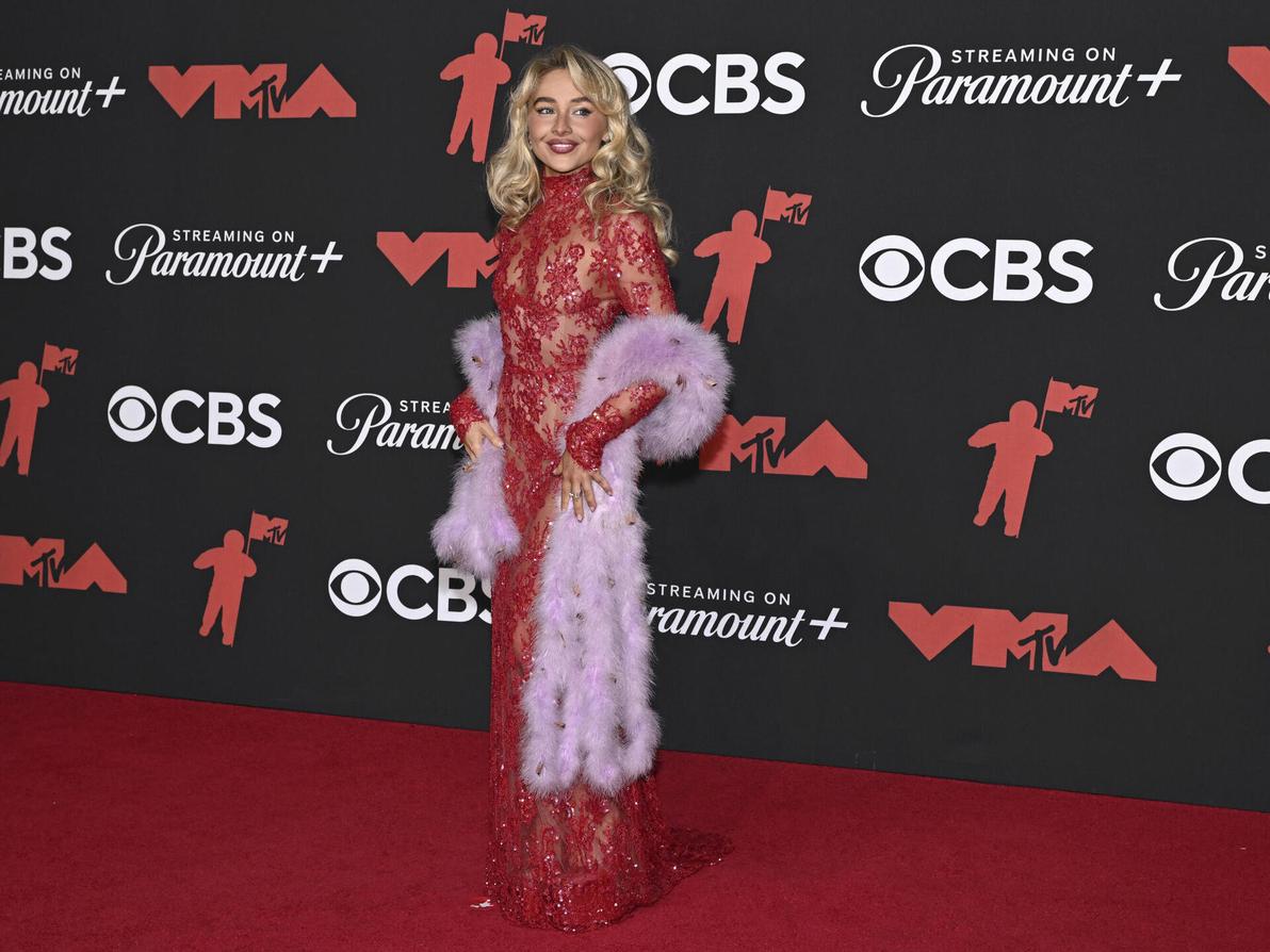 סברינה קרפנטר בטקס פרסי VMA של MTV ל-2025