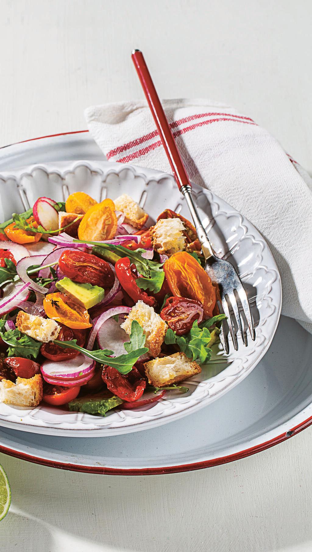 סלט עגבניות אפויות וטריות. מפנק (צילום: בועז לביא, סגנון: נעה קנריק) סלט עגבניות אפויות וטריות. מפנק