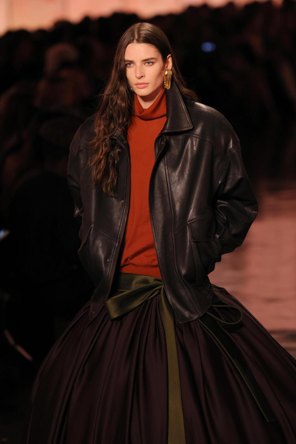 ליבי טוורנר בתצוגת סתיו-חורף 2025-26 של סן לורן (צילום: Vittorio Zunino Celotto/Getty Images) ליבי טוורנר בתצוגת סתיו-חורף 2025-26 של סן לורן