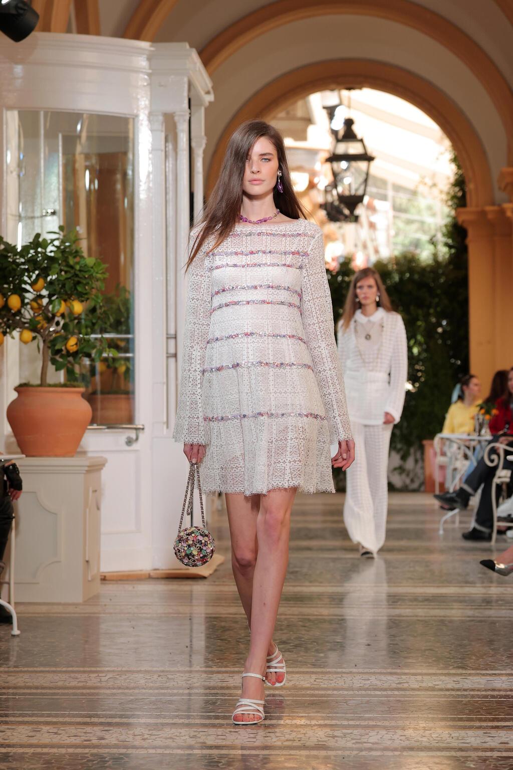 ליבי טוורנר בתצוגת קרוז 2025 של שאנל (צילום: Jacopo M. Raule/Getty Images) ליבי טוורנר בתצוגת קרוז 2025 של שאנל