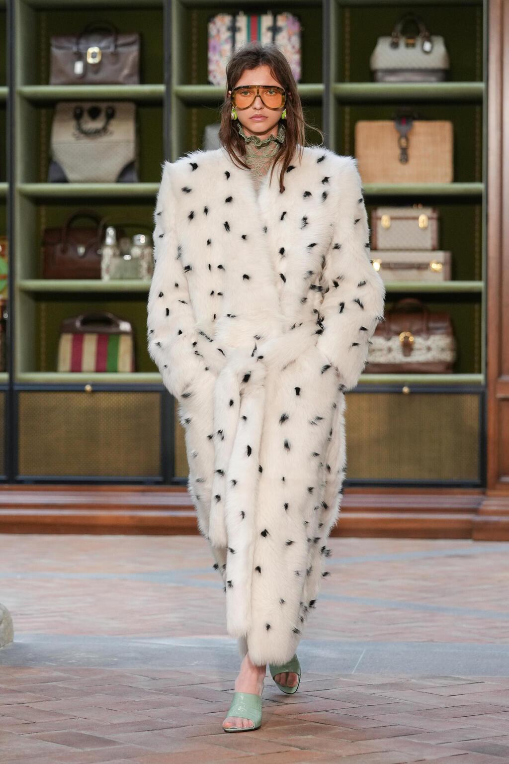 קלייר מארי ביגלסקי בתצוגת קרוז 2026 של גוצ'י (צילום: Alessandro Levati/Getty Images for Gucci) קלייר מארי ביגלסקי בתצוגת קרוז 2026 של גוצ'י