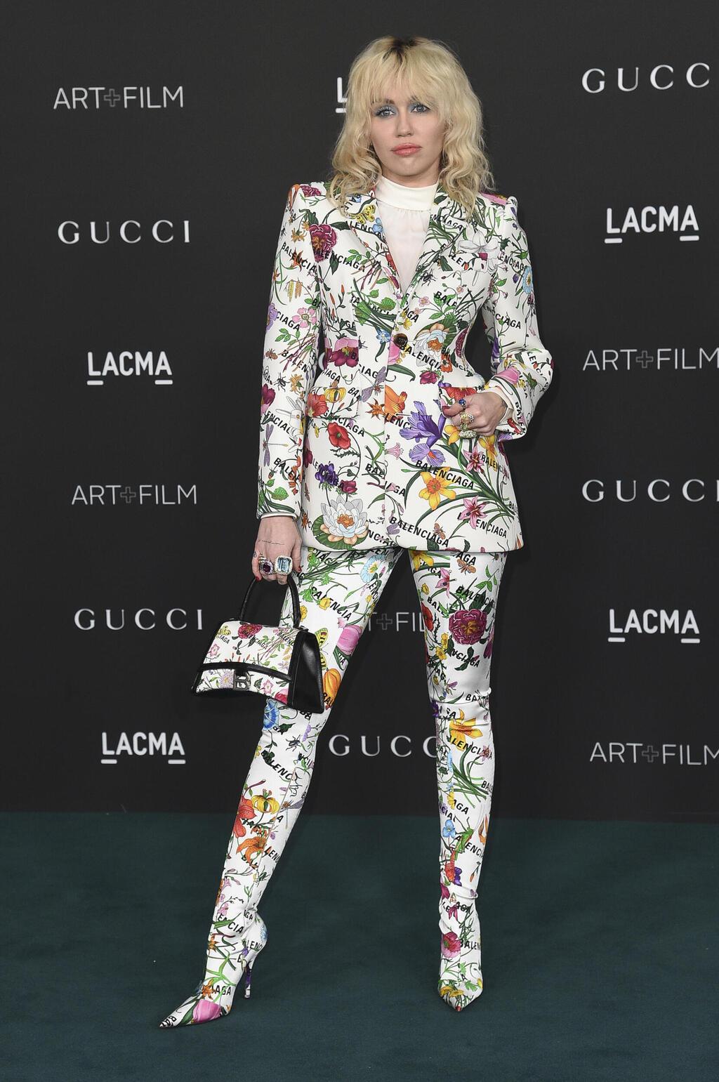 מיילי סיירוס על השטיח האדום, 2021