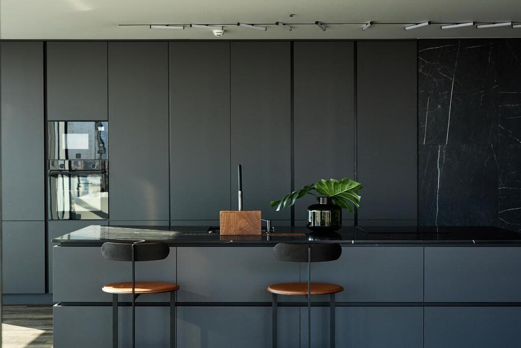 די עם מטבחים שחורים