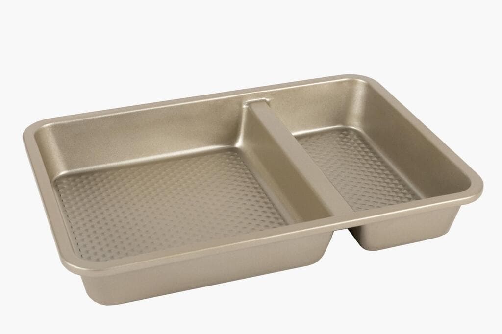 תבנית עם חלוקה לאפייה של שתי עוגות שונות, 89.90 שקל, Magnus