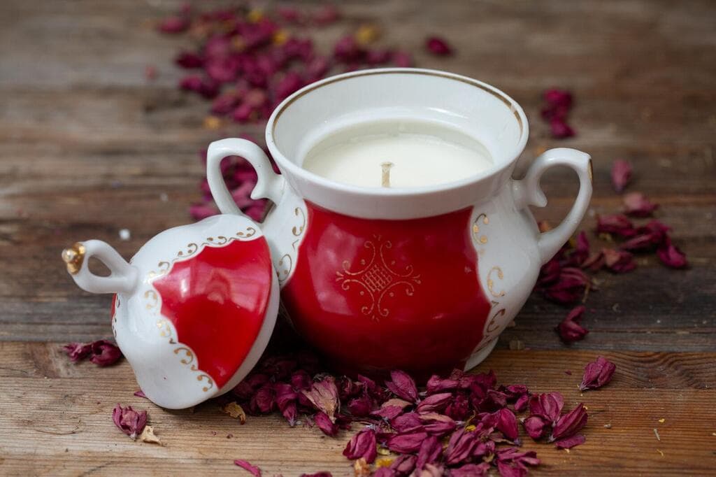 נרות טבעיים בכלי וינטג', מאורות ירוקים