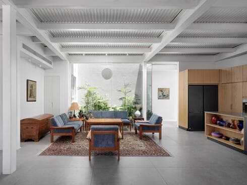 380 מ"ר על מגרש בשטח של 303 מ"ר לשמונה בני משפחה