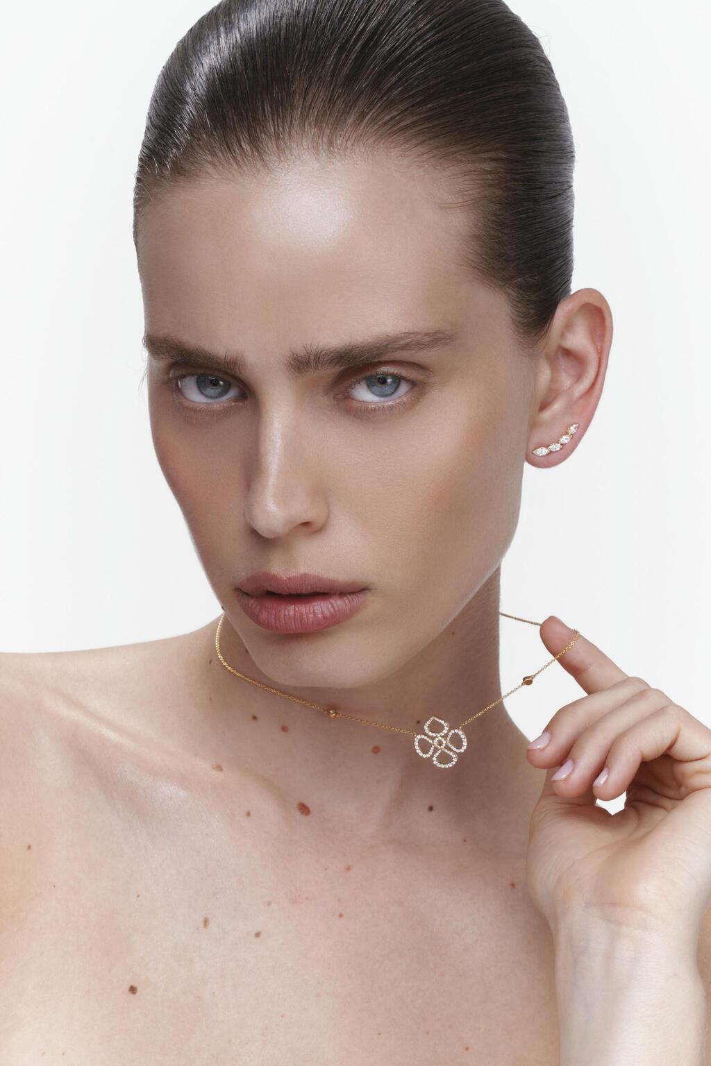 שון לוי. מעניקה לקולקציה פרשנות מודרנית ואישית (צילום: שי כהן ארבל) פדני. תכשיט שהוא יוקרה