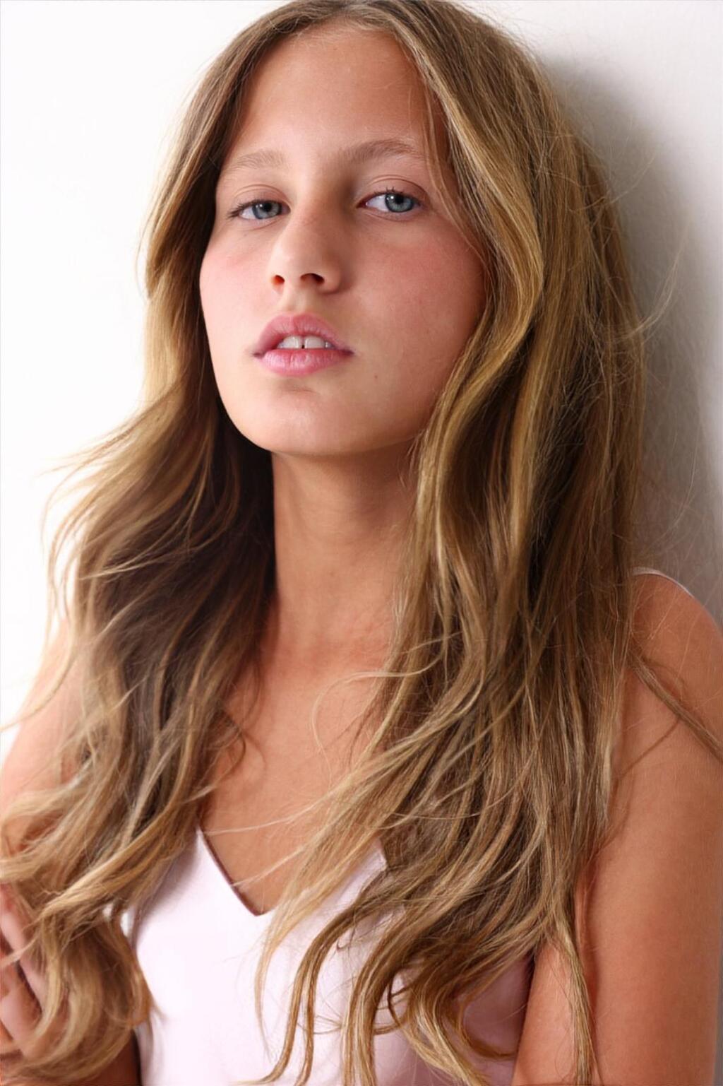 מונה הבת של דודו בר אור