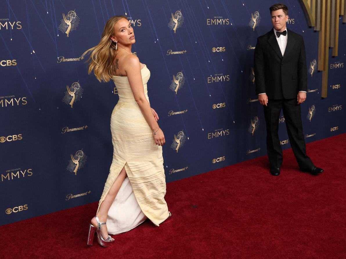 סקרלט ג'והנסון וקולין ג'וסט בטקס האמי, 2025