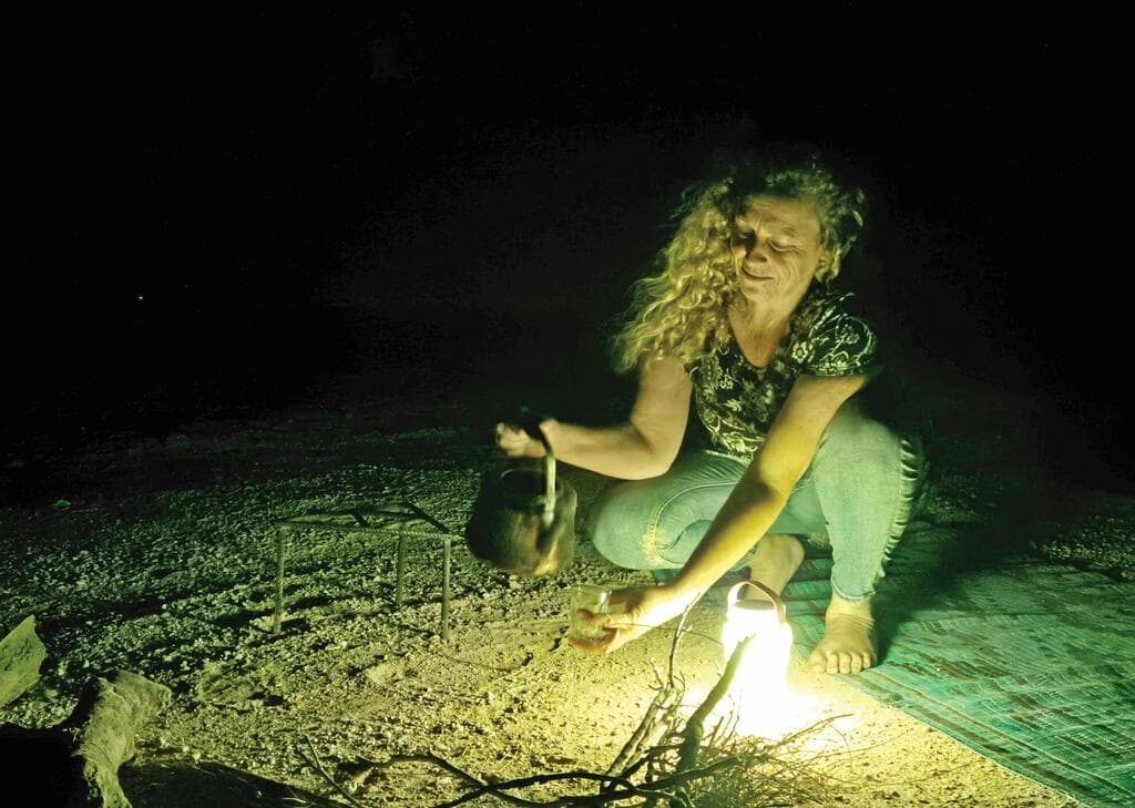 איריס ברזאני. היכרות עם המדבר, הבדואים, הטבע והכוכבים