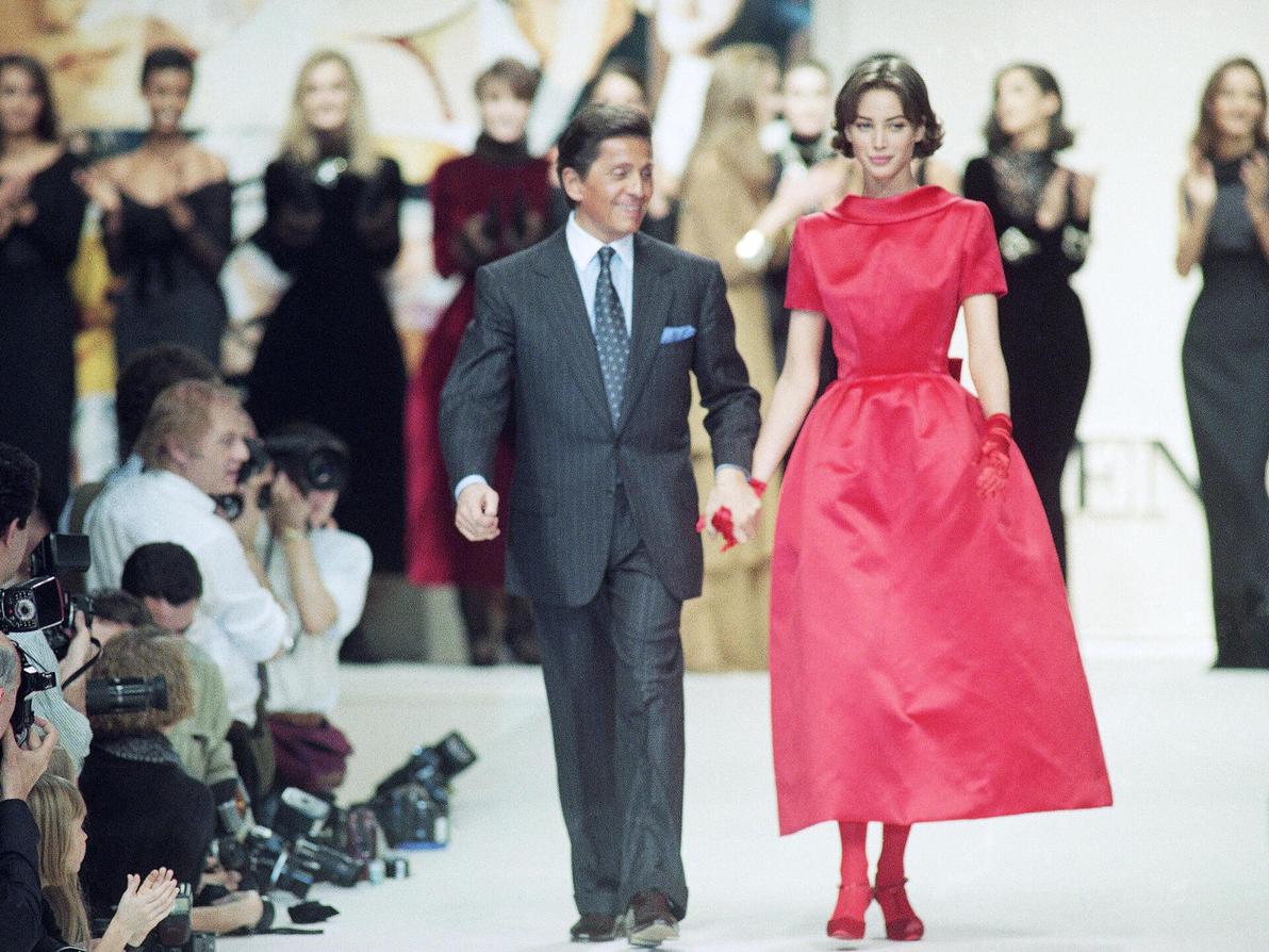 ולנטינו גרוואני בתצוגת סתיו-חורף 1991-92 בעיצובו