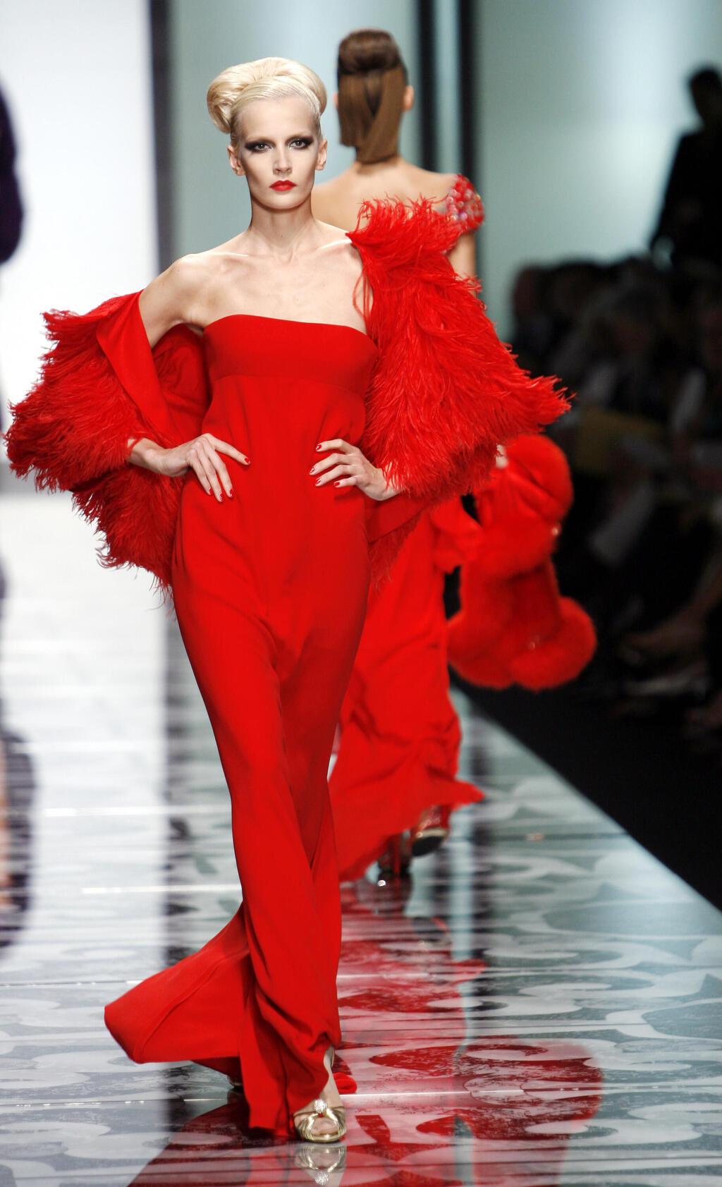 תצוגת הוט קוטור לסתיו-חורף 2007-08 של ולנטינו