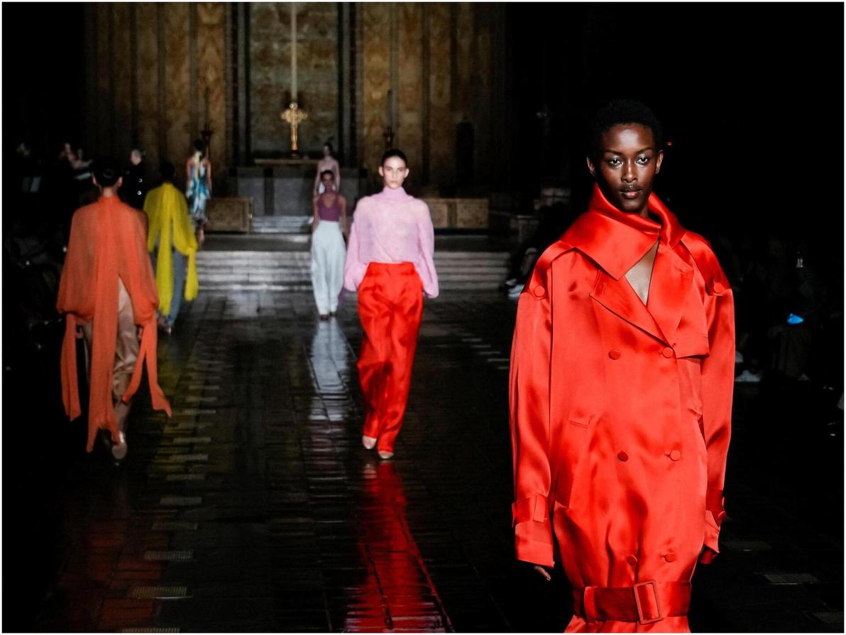 תצוגת אביב-קיץ 2026 של פרבל גורונג בשבוע האופנה בניו יורק