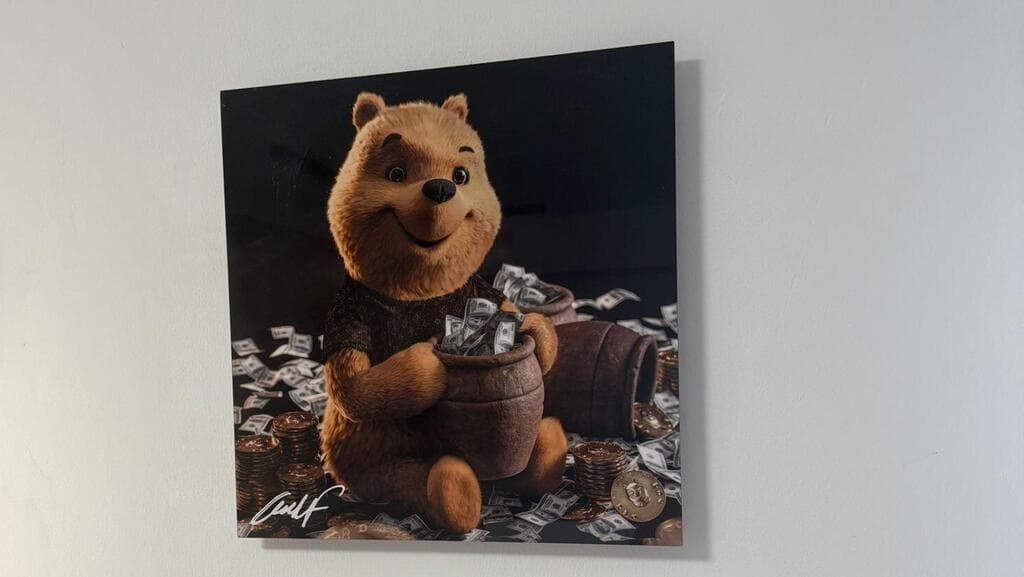 תמונת פו הדוב שצייר האמן גלי יוסף, חבר ילדות של קווין (צילום: קווין רובין ודניאלה קריסטיה) הבית של קווין רובין ודניאלה קריסטיה