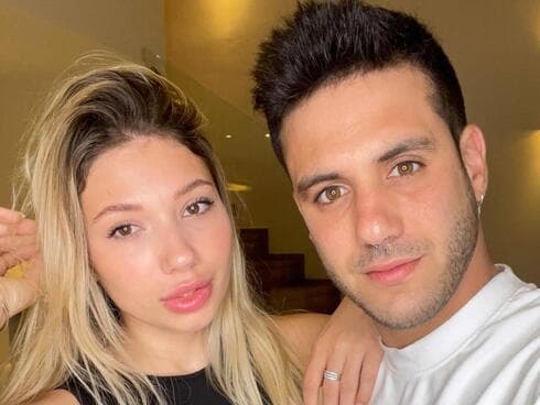 הבית של קווין רובין ודניאלה קריסטיה. עברו לדירה מרווחת בראש העין עם בנם, שלושה חתולים ואמא של דניאלה הבית של קווין רובין ודניאלה קריסטיה. עברו לדירה מרווחת בראש העין עם בנם, שלושה חתולים ואמא של דניאלה