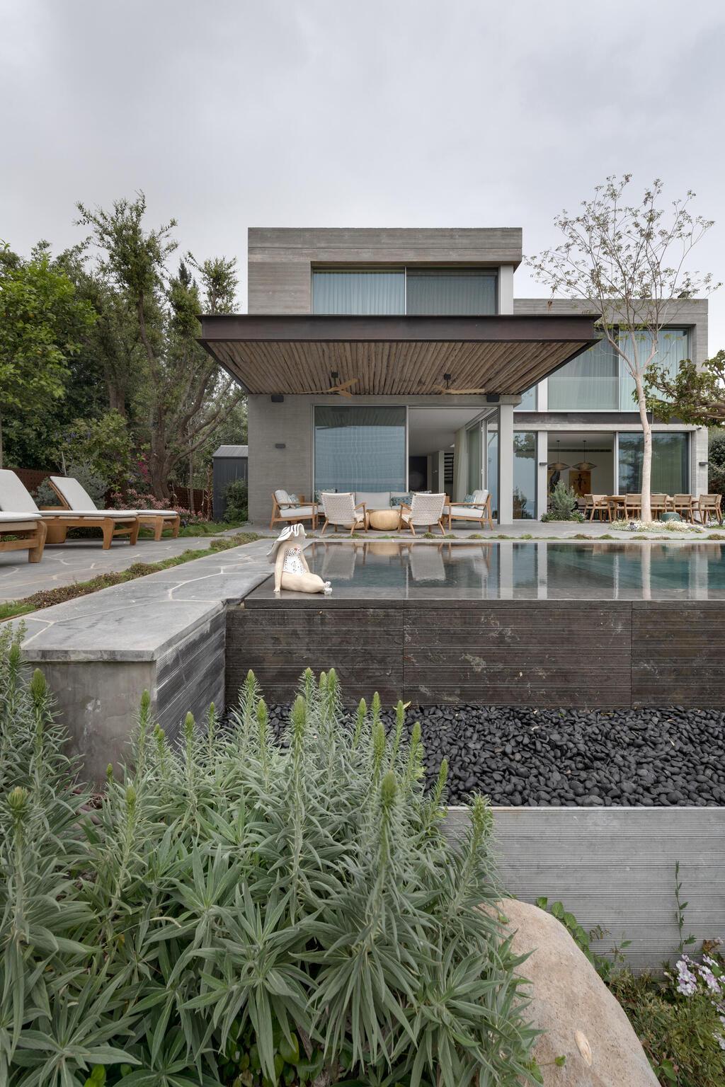 בית פרטי משקיף על הכנרת, עיצוב: אירה שריג