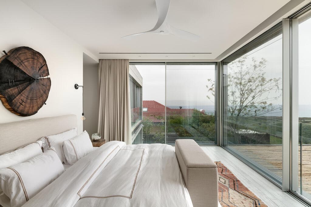 בית פרטי משקיף על הכנרת, עיצוב: אירה שריג