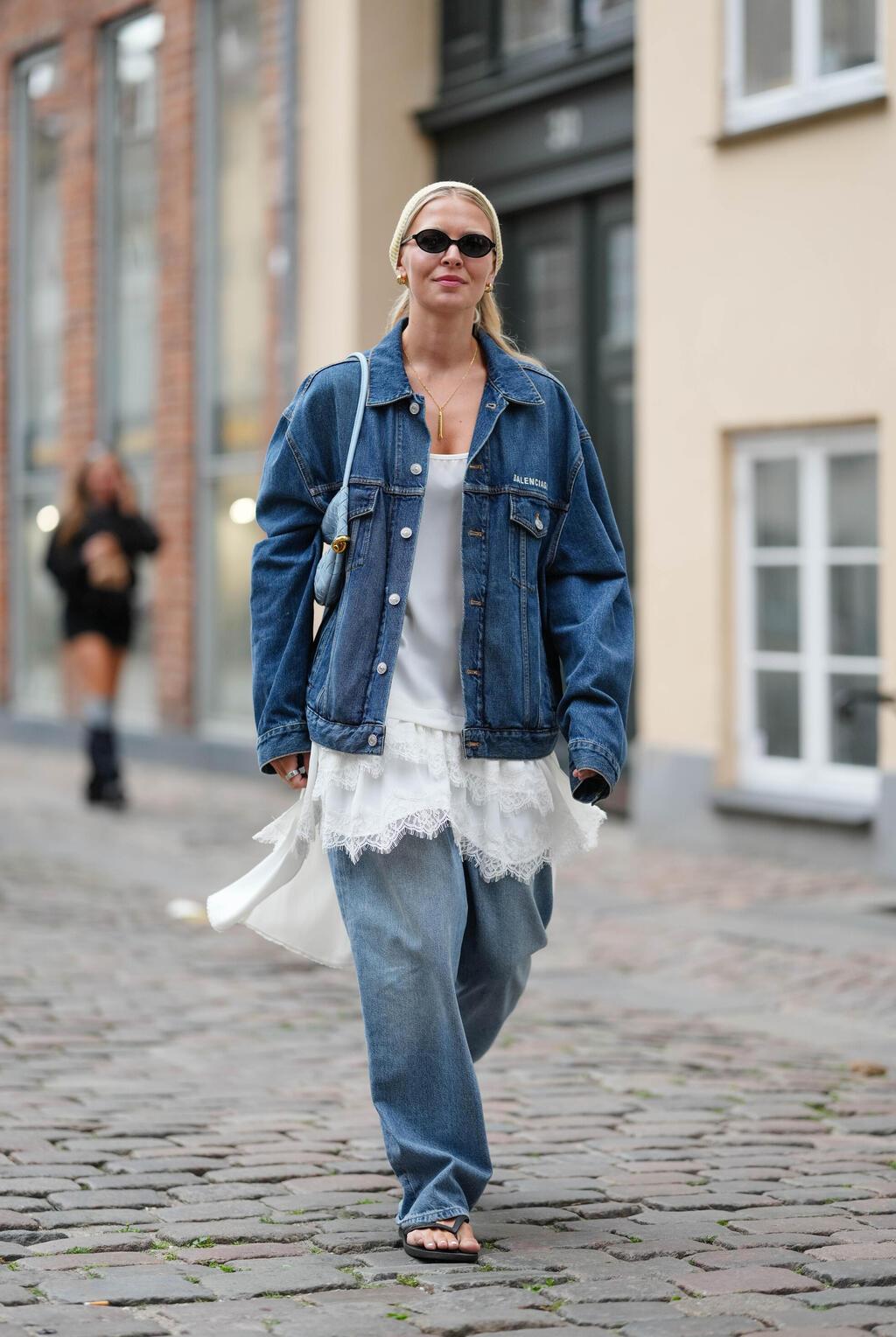 תחרה מבצבצת בשבוע האופנה בקופנהגן