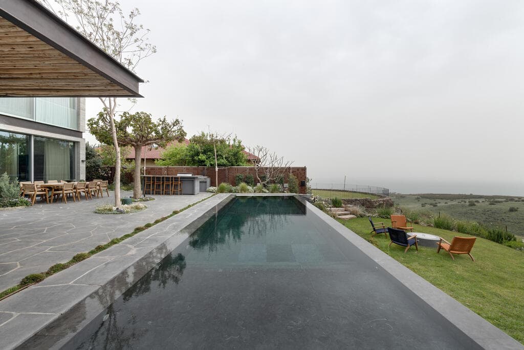 בית פרטי משקיף על הכנרת, עיצוב: אירה שריג