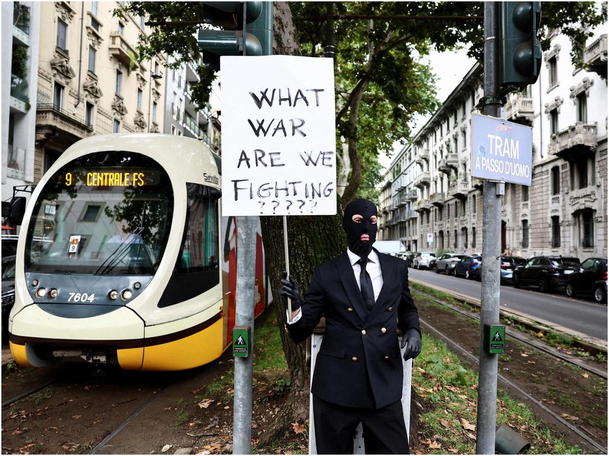 הפגנה בתצוגת אביב-קיץ 2026 של דולצ'ה אנד גבאנה