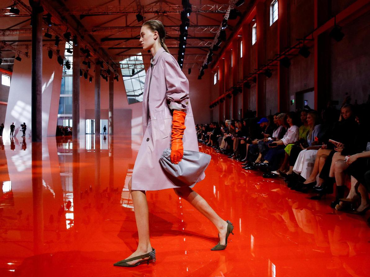 תצוגת אביב-קיץ 2026 של פראדה