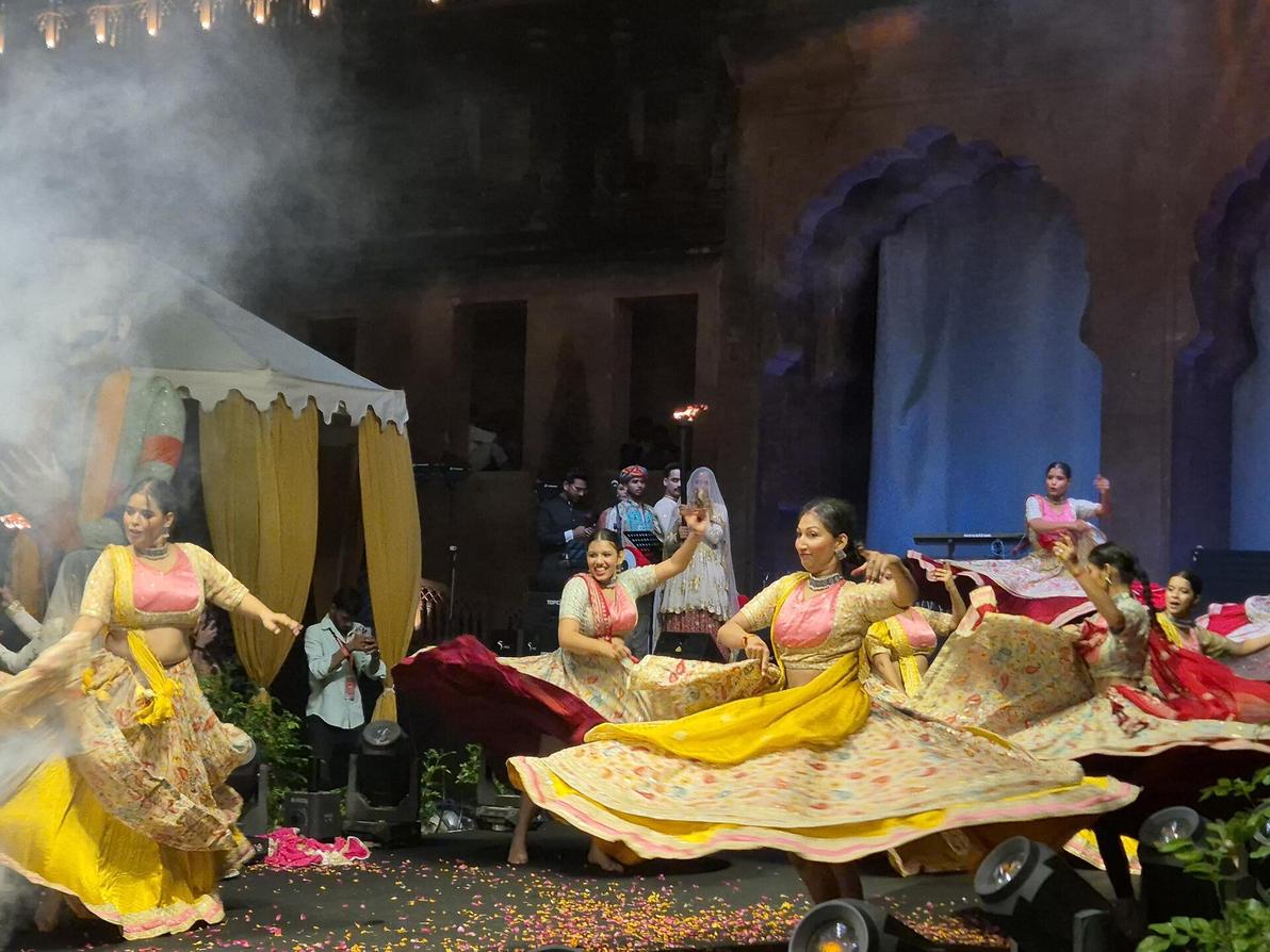 תצוגת אופנה של המעצב פנקאג' קוטארי בג'איפור (צילום: איתי יעקב) תצוגת אופנה של המעצב פנקאג' קוטארי בג'איפור