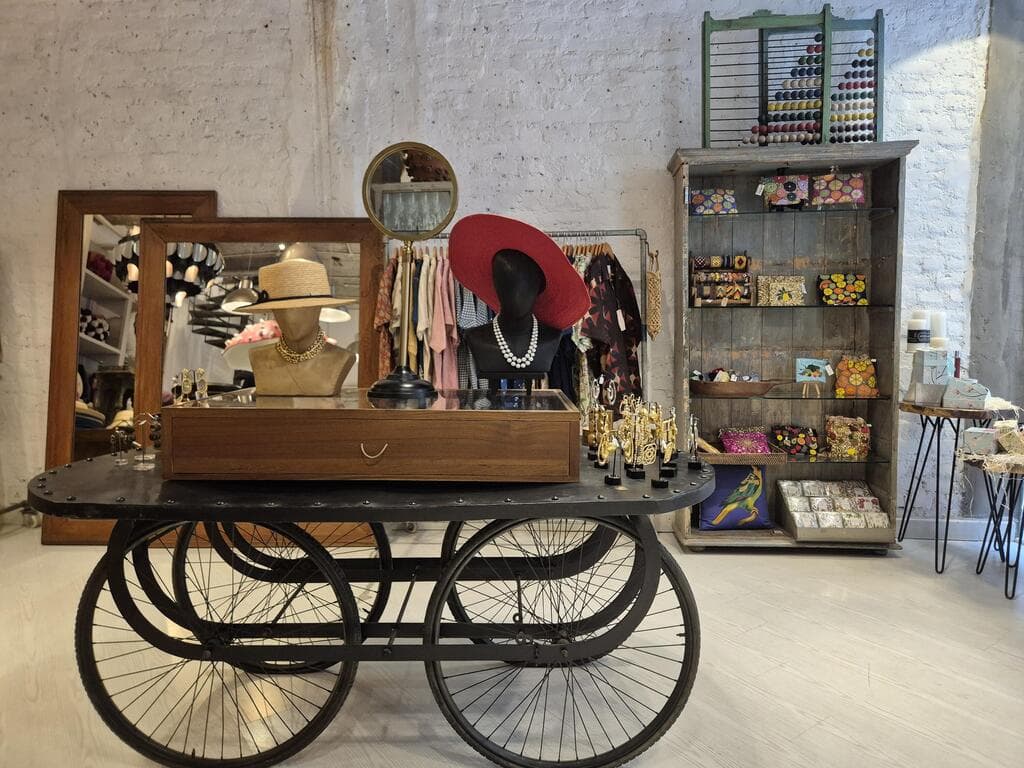 בוטיק אופנה בדלהי (צילום: איתי יעקב) בוטיק בהודו