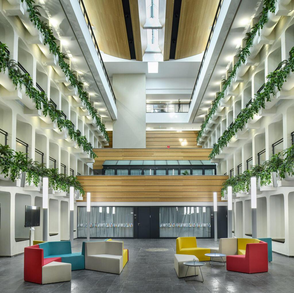 בנק ישראל. אדריכלות, עיצוב פנים, תכנון נוף: דונסקי אדריכלים ומעצבים