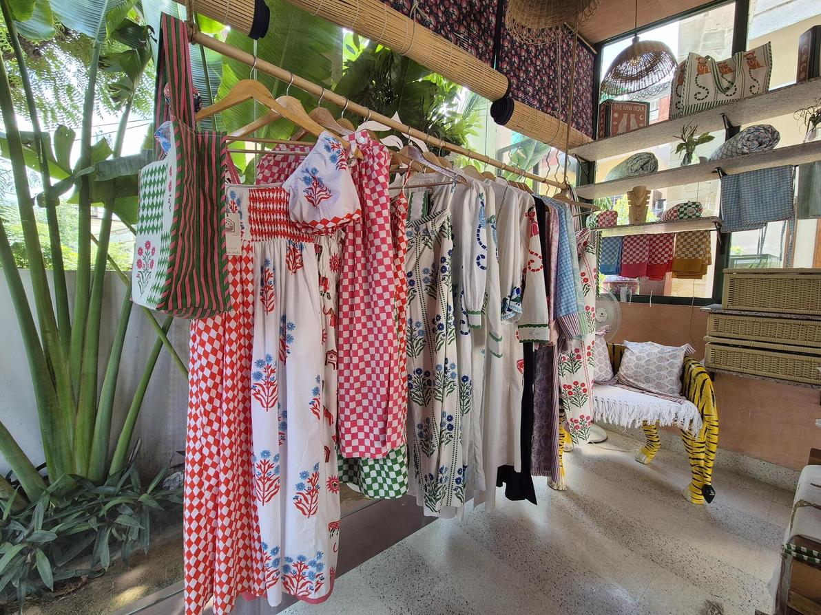 החנות של The Raw India בג'איפור (צילום: איתי יעקב) בוטיק בהודו