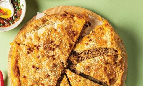 מאפה בצק עלים עם בשר