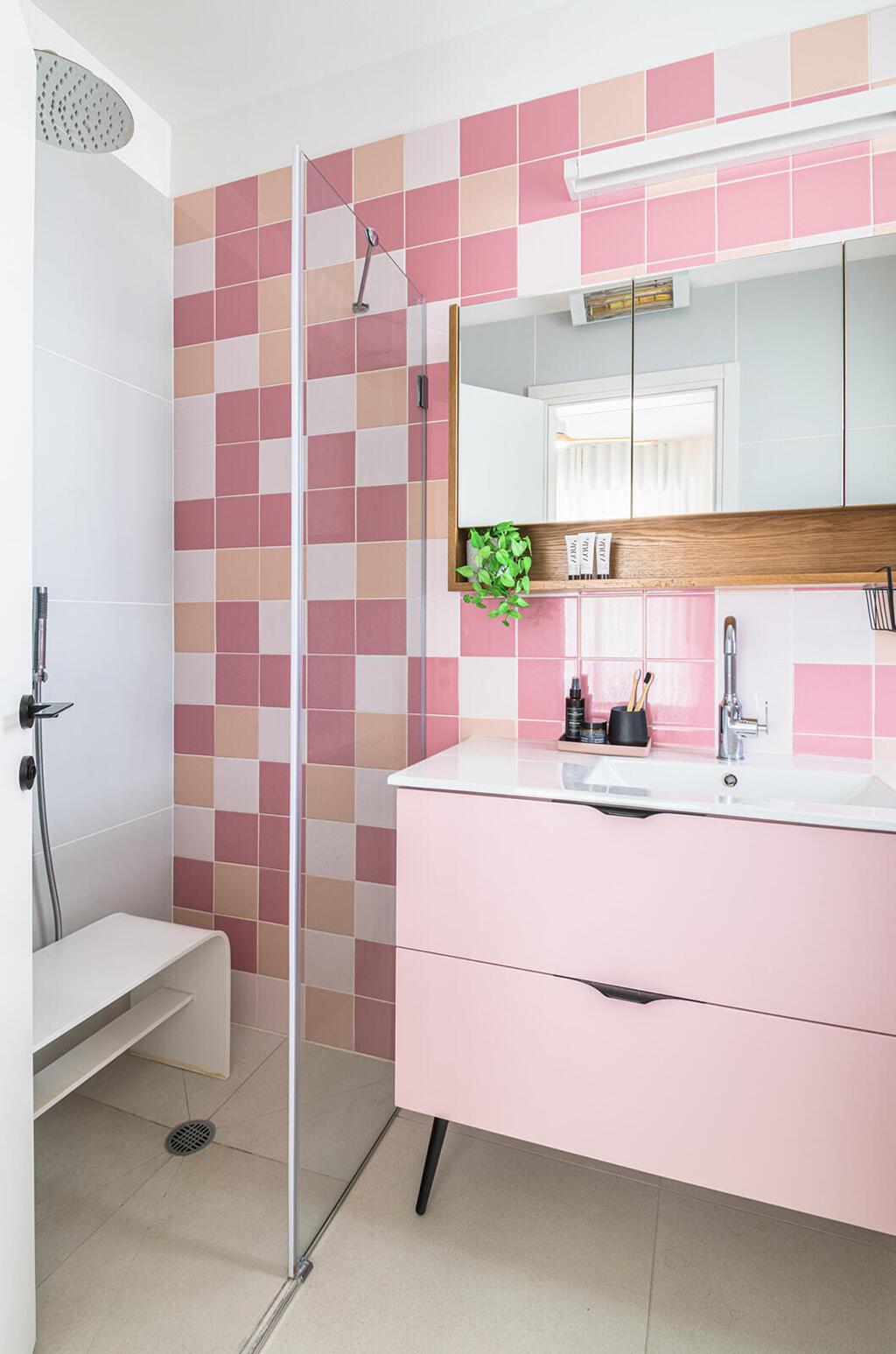 דירה ורודה בכפר סבא, עיצוב: הילה ברונשטיין