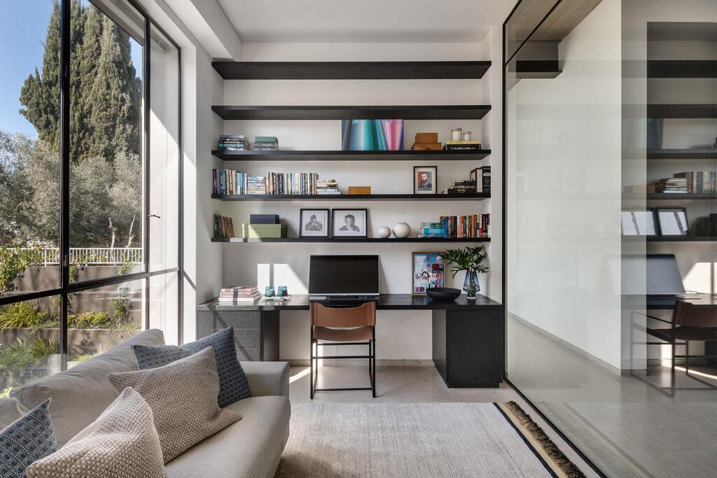 אזור עבודה מואר ומבודד (צילום: עודד סמדר) מטבחים של אגר