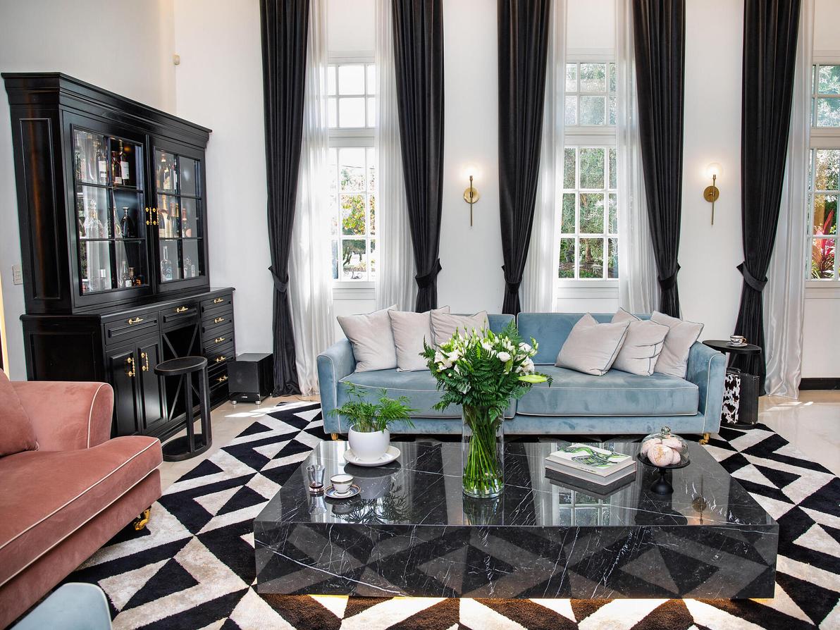 הבית של רוני אינסאז