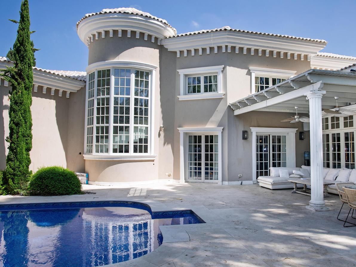 הבית של רוני אינסאז