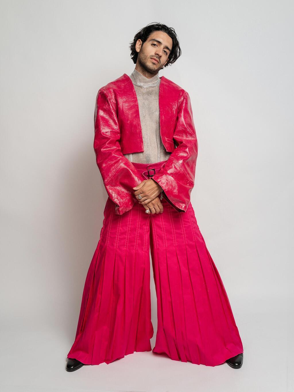 תמיר גרינברג בעיצוב של דנה הרשקו