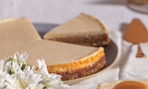 עוגת גבינה-תמרים