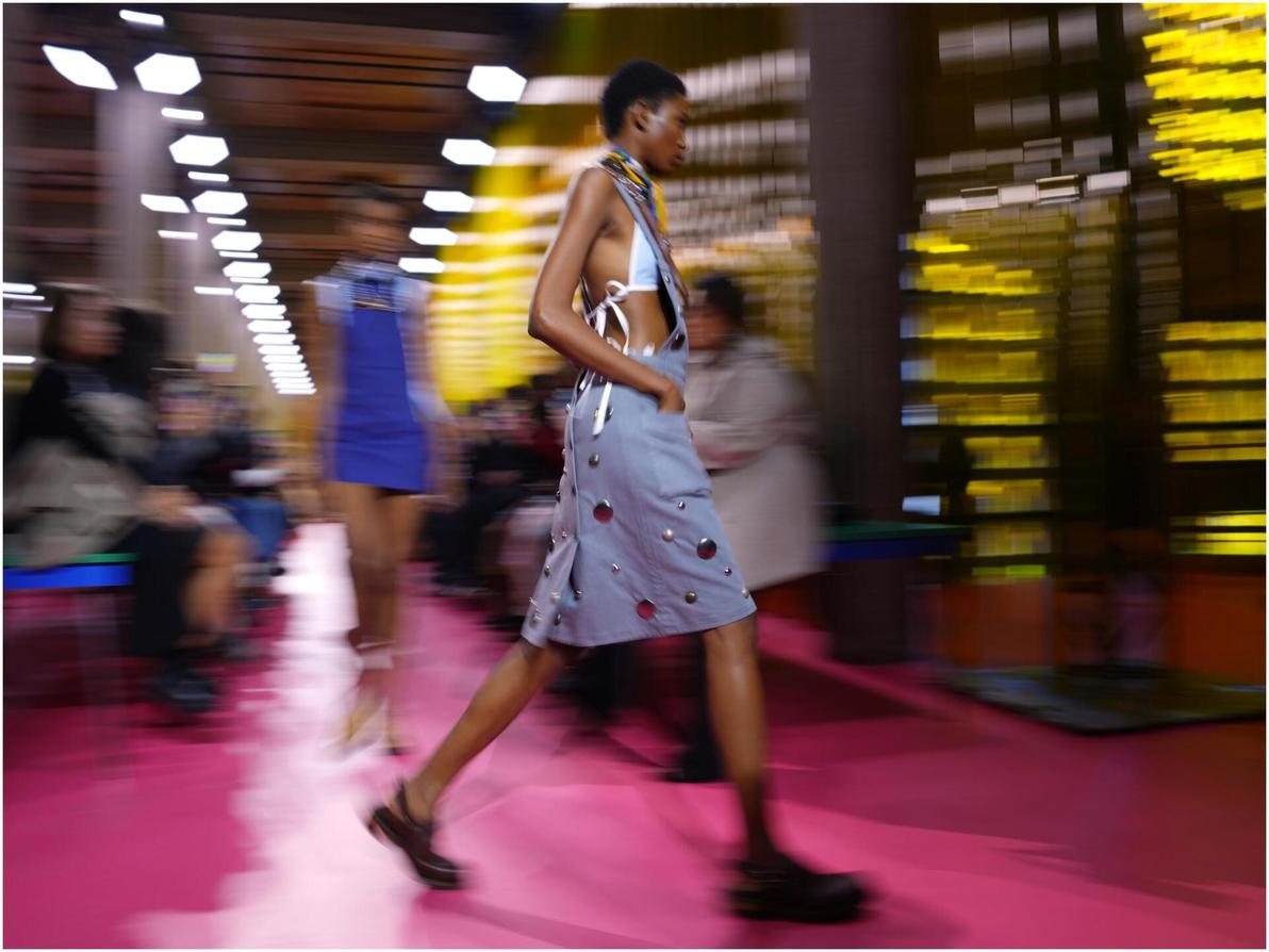 תצוגת אביב-קיץ 2026 של מיו מיו