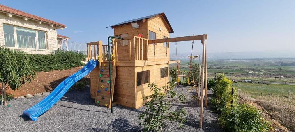 בית עץ לחבר בקיבוץ, שבנה אליאור אברהם