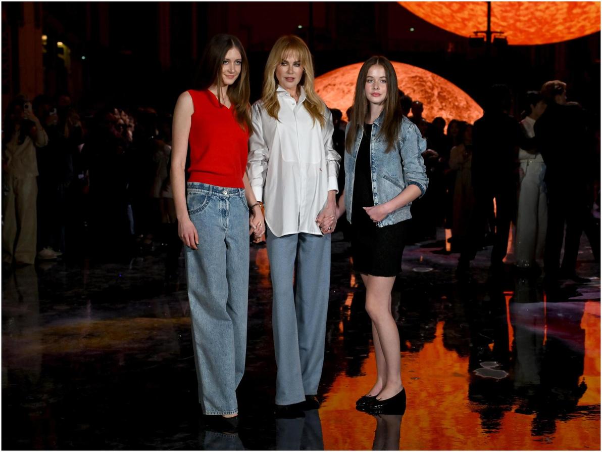 פיית' מרגרט קידמן אורבן, ניקול קידמן וסאנדיי רוז קידמן אורבן בתצוגת אביב-קיץ 2026 של שאנל