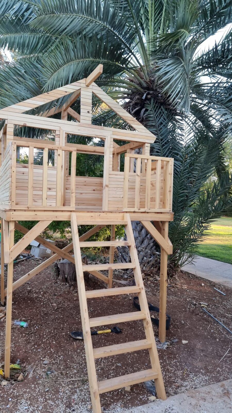 בית עץ שבנה אליאור אברהם לילדיו