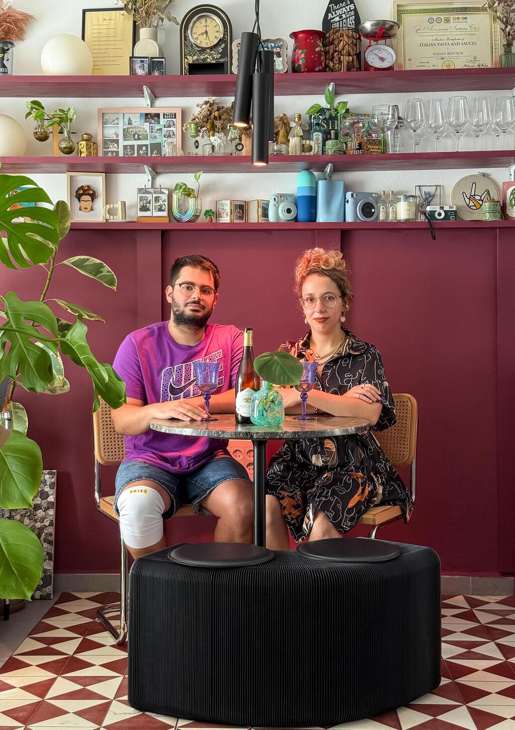 הדירה של אביב ונדב, מדור כאן גרים