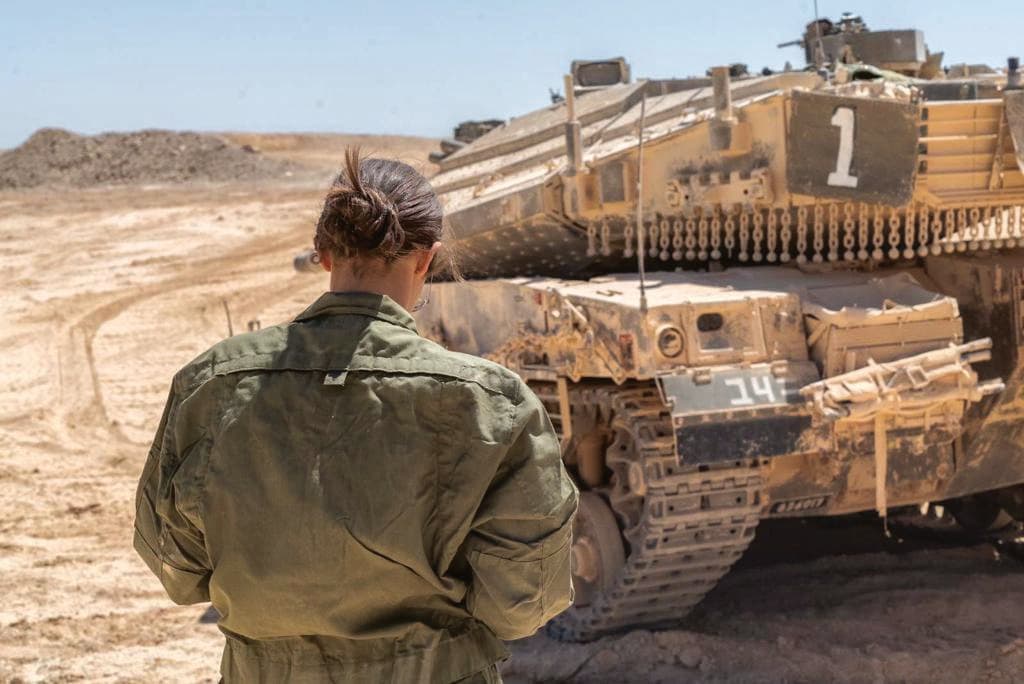 האישה שבטנק תנצח (צילום: דובר צה"ל) האישה שבטנק תנצח