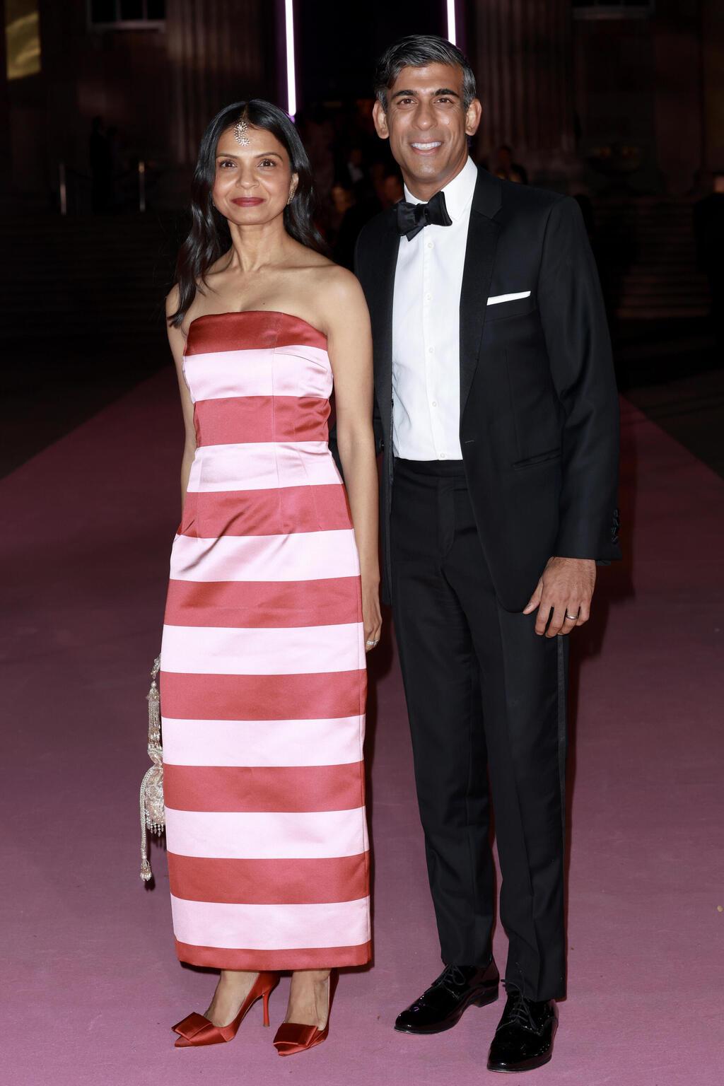 רישי סונאק ואקשתה מורטי בנשף הוורוד של המוזיאון הבריטי בלונדון, 2025