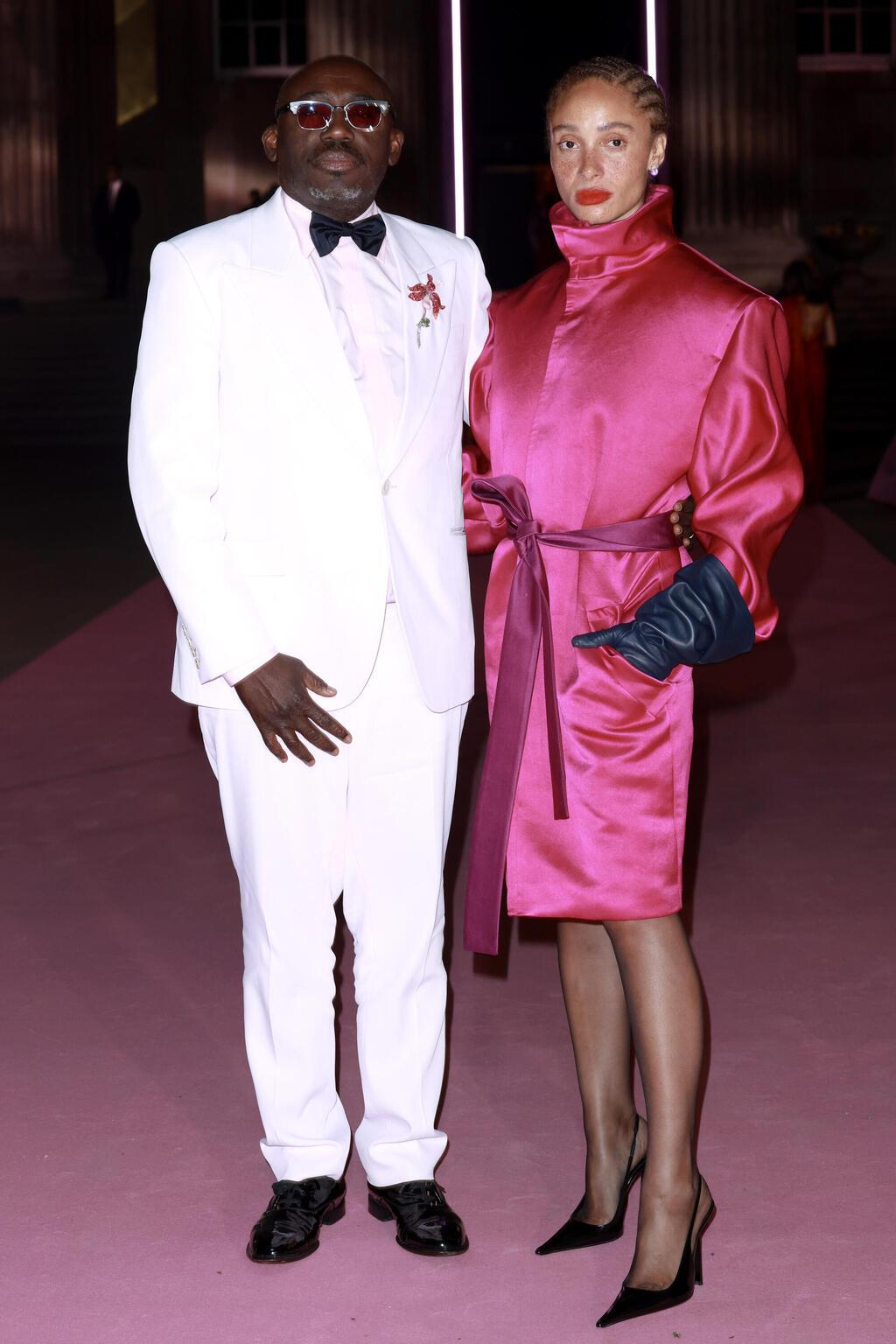 אדווה אבואה ואדוארד אנינפול בנשף הוורוד של המוזיאון הבריטי בלונדון, 2025